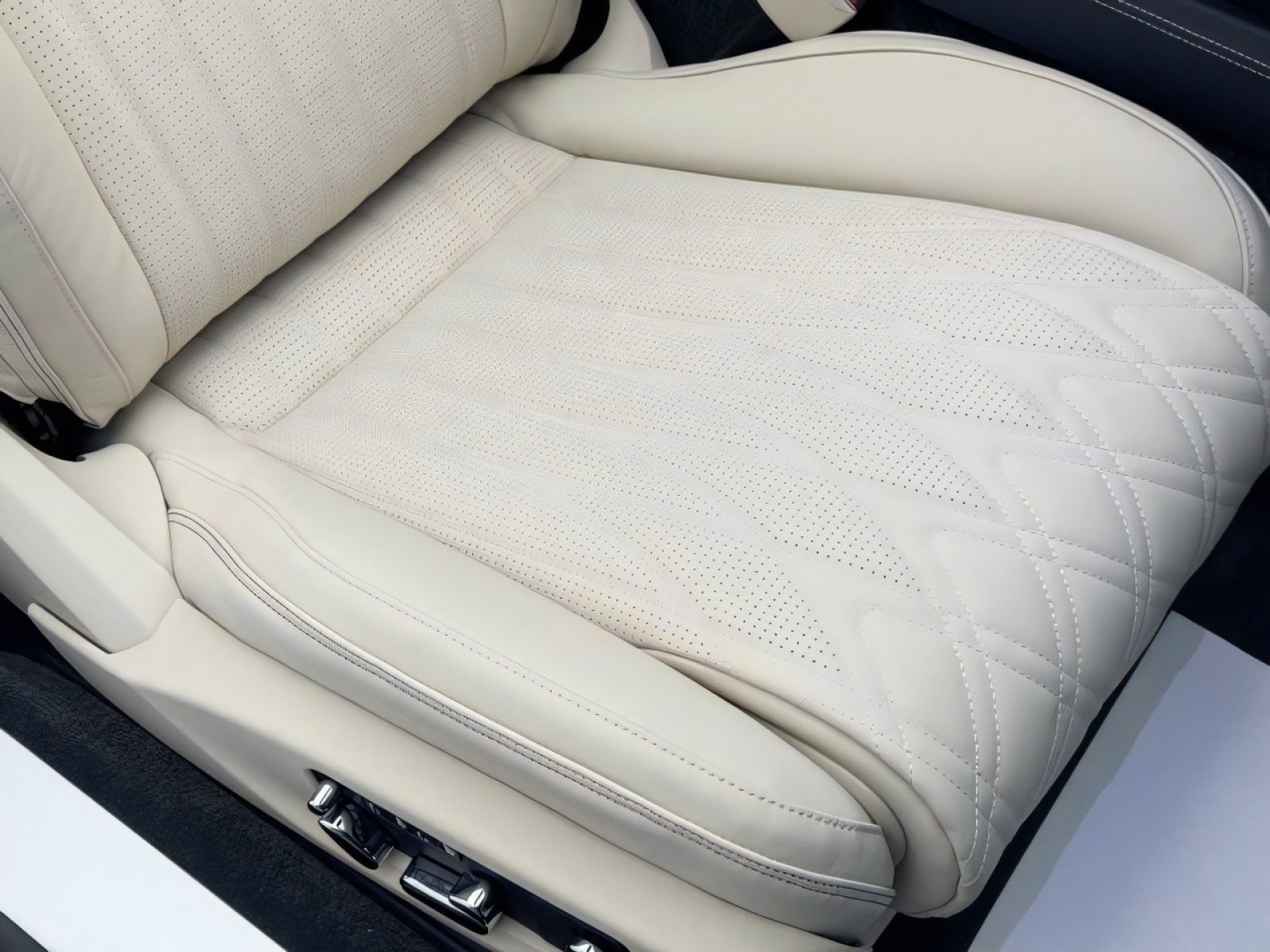 New 2026 Bentley Continental GT Azure AWD/4WD image 40
