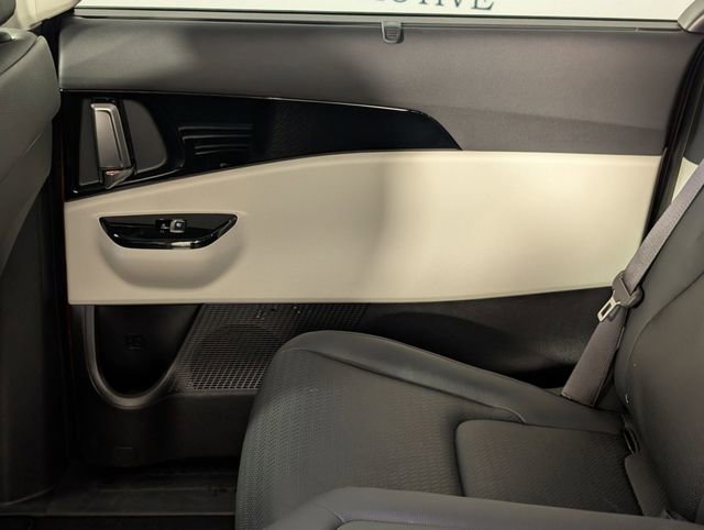 Used 2024 Kia Carnival SX Prestige image 30