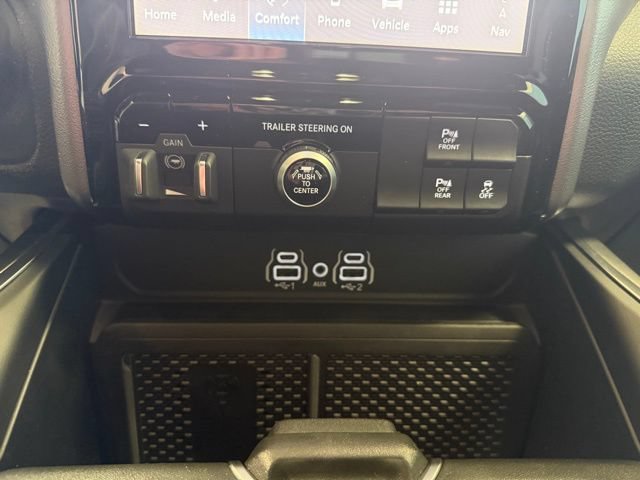 Used 2025 RAM 1500 Big Horn AWD/4WD image 24