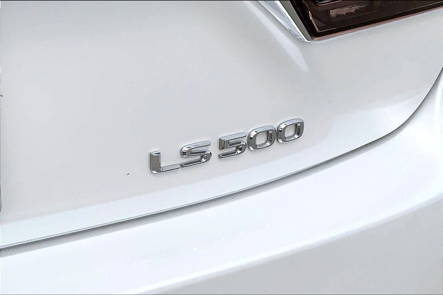 Used 2022 Lexus LS 500 w/ Interior Upgrade Package RWD image 9