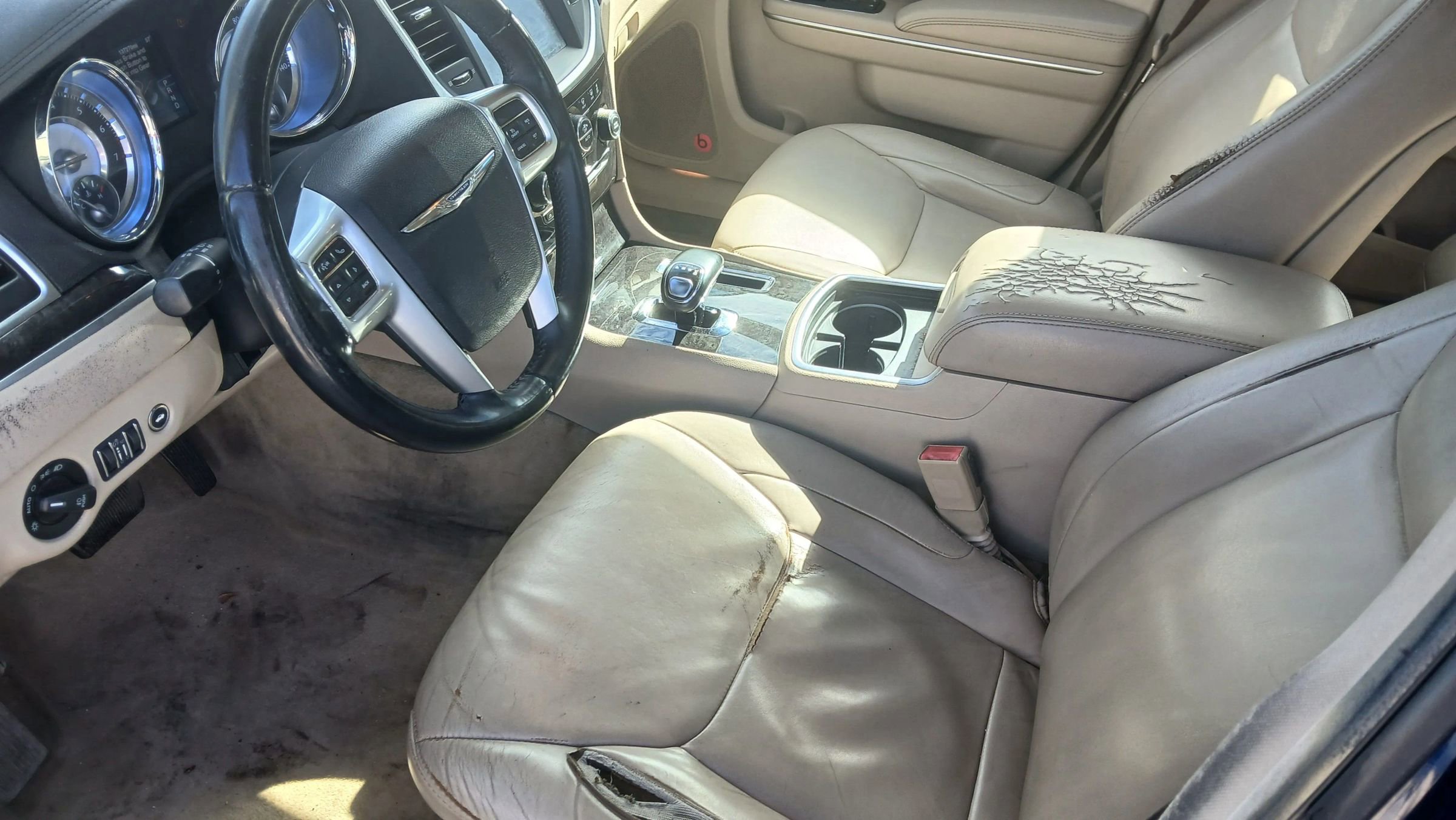 Used 2013 Chrysler 300 w/ Driver Convenience Group RWD image 12
