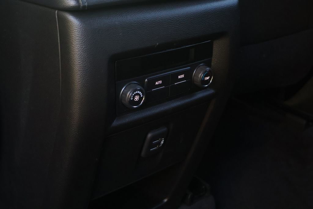 Certified 2023 Chevrolet Traverse LT image 46