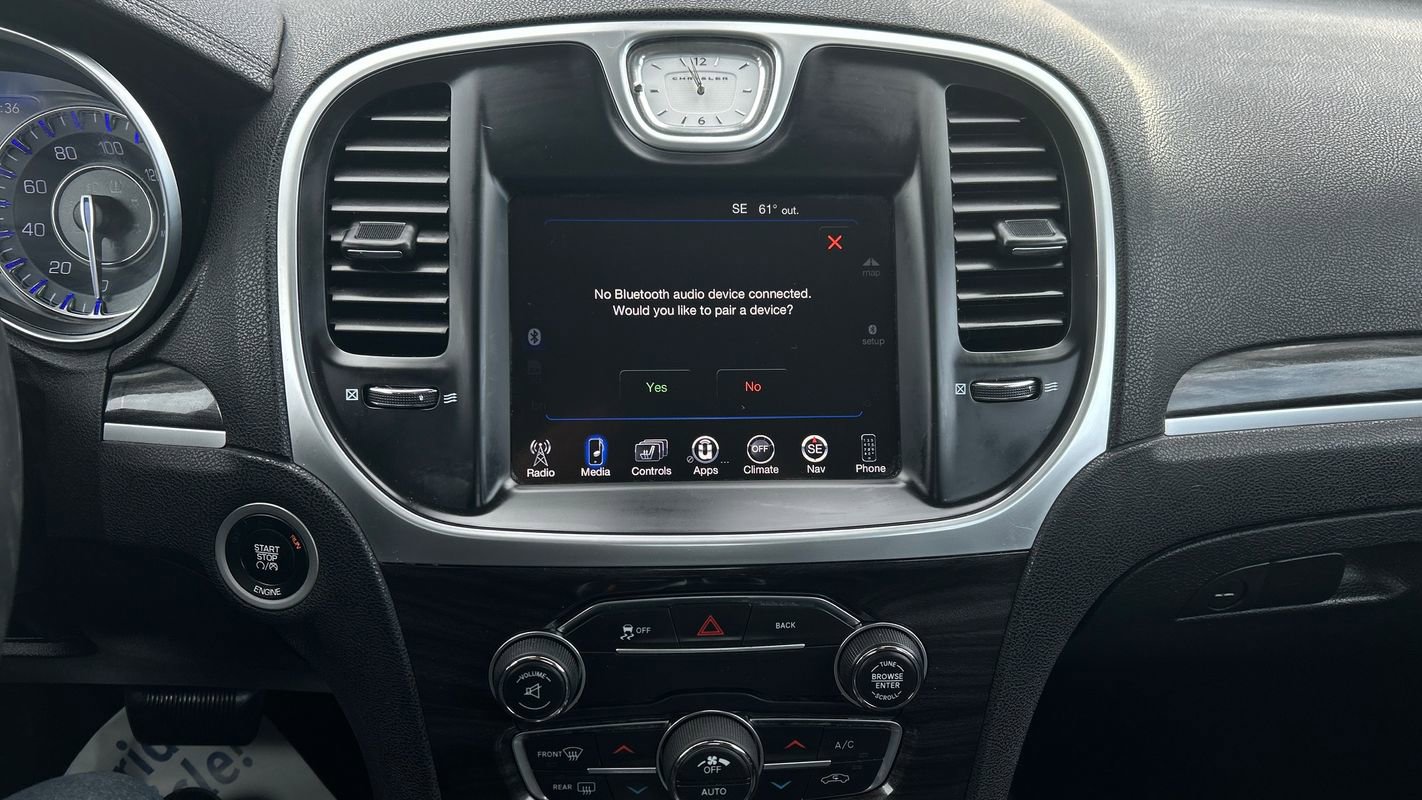 Used 2016 Chrysler 300 Limited image 35