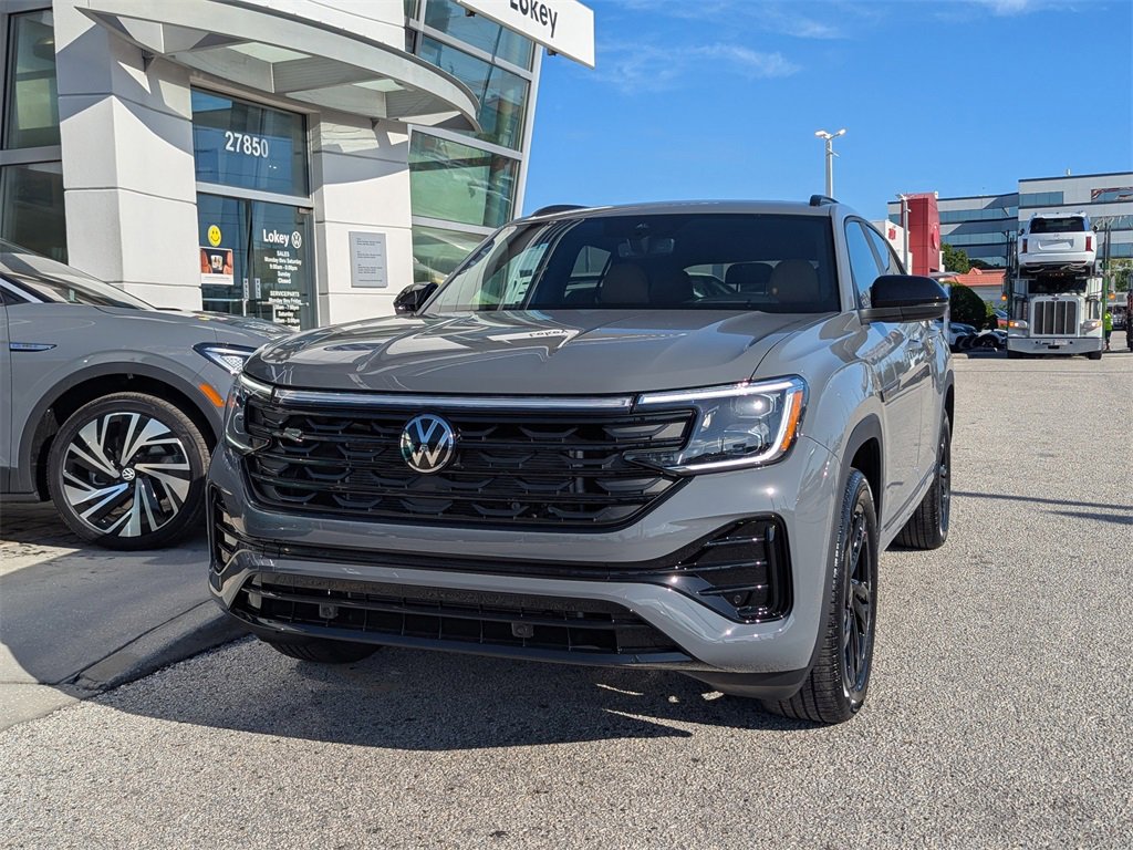New 2026 Volkswagen Atlas Cross Sport SEL R-Line image 3