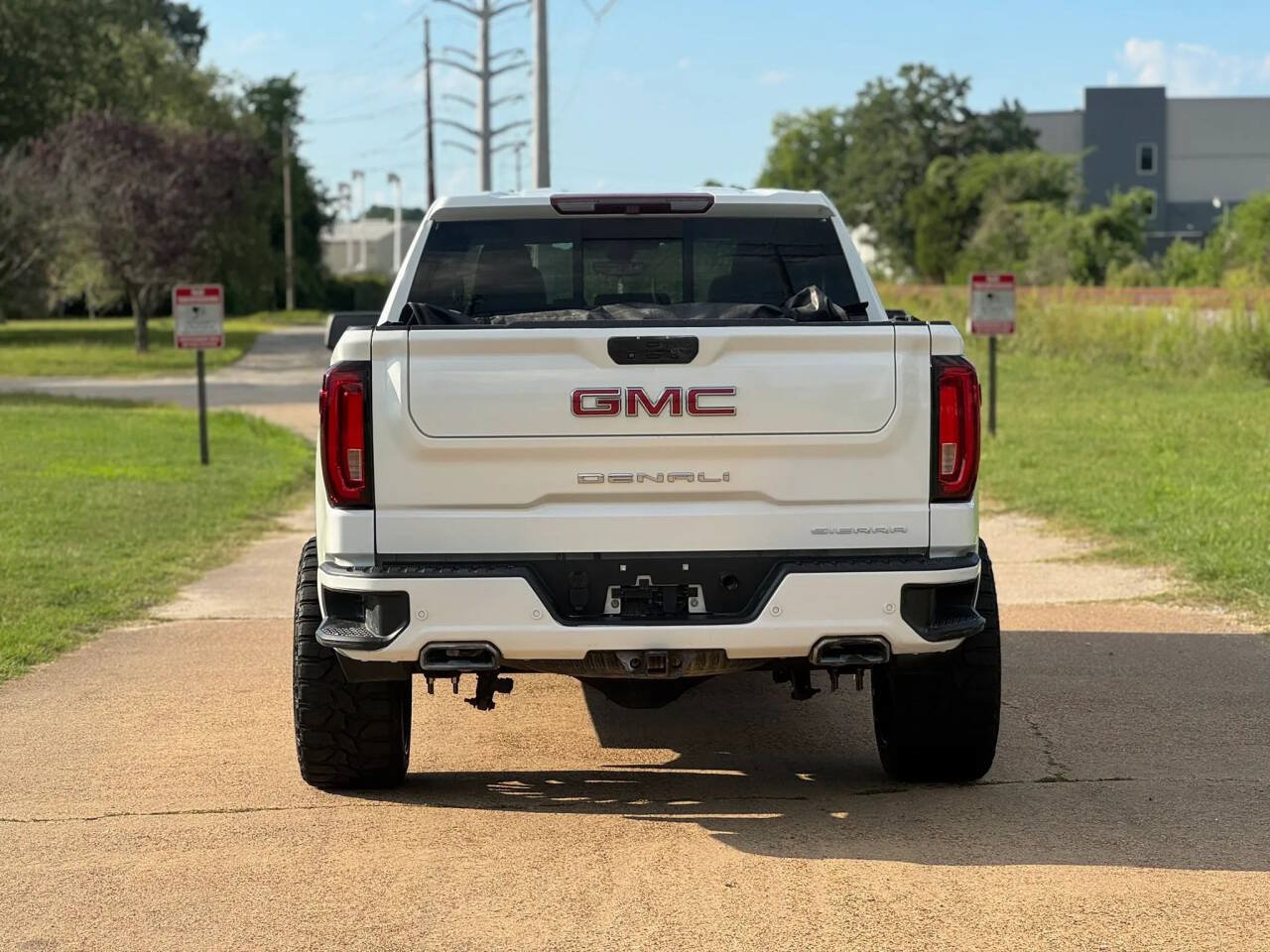 Used 2019 GMC Sierra 1500 Denali w/ Denali Ultimate Package AWD/4WD image 4