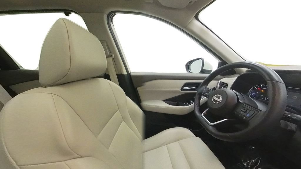 Used 2023 Nissan Rogue SV w/ SV Premium B Package image 32