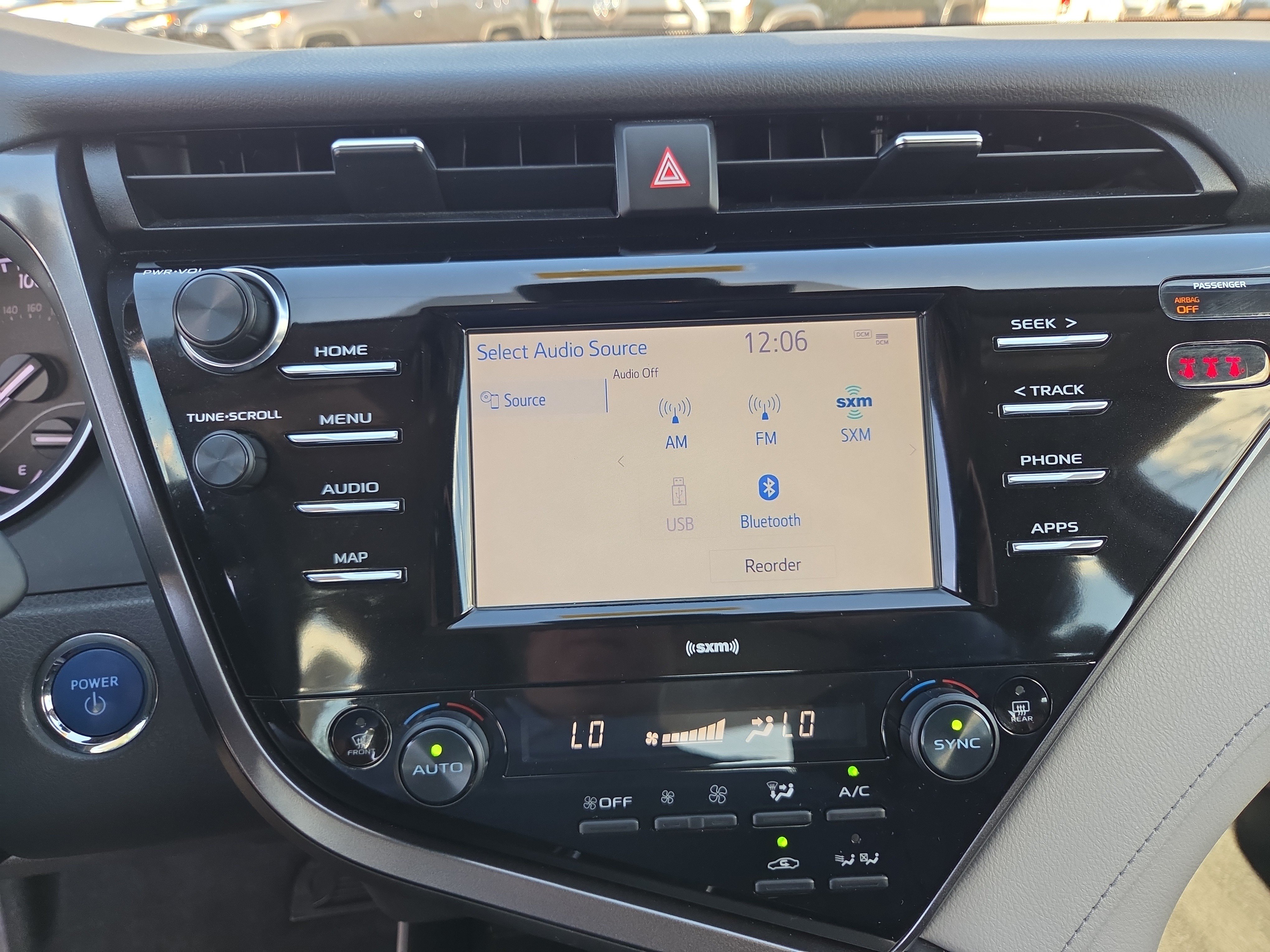 Used 2020 Toyota Camry LE FWD image 25