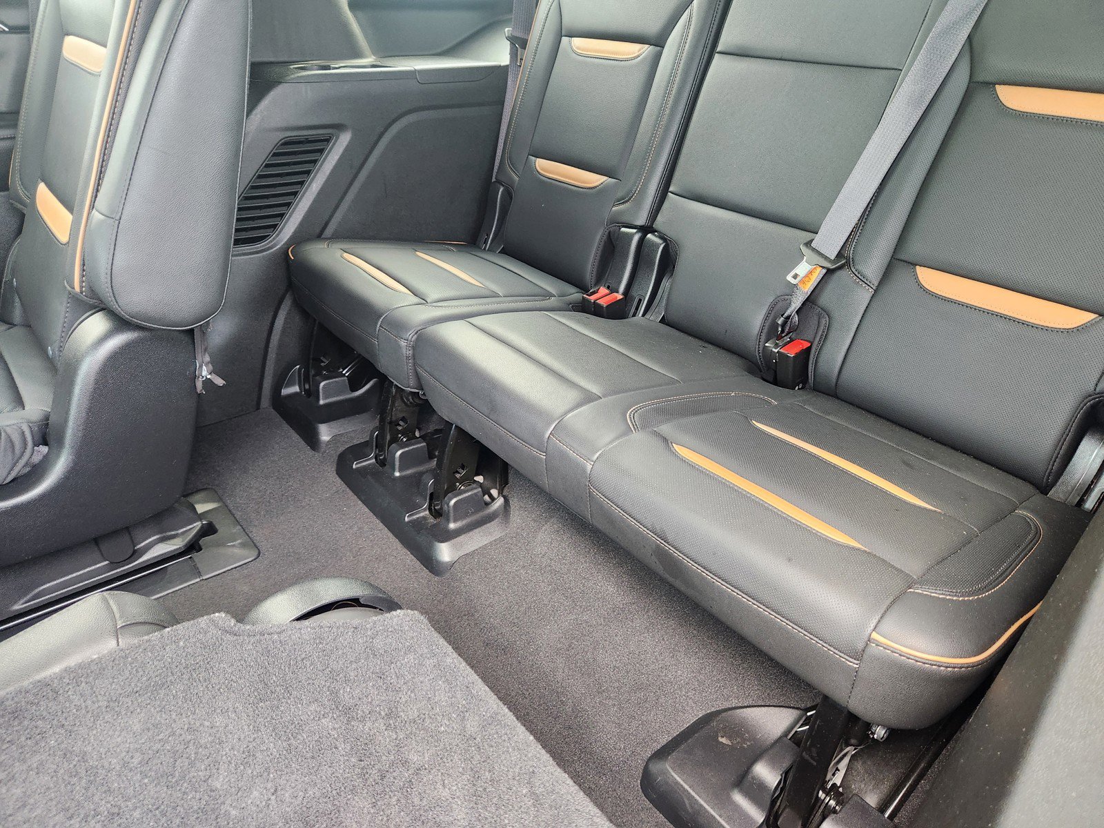 Used 2021 GMC Yukon AT4 w/ AT4 Premium Package image 14