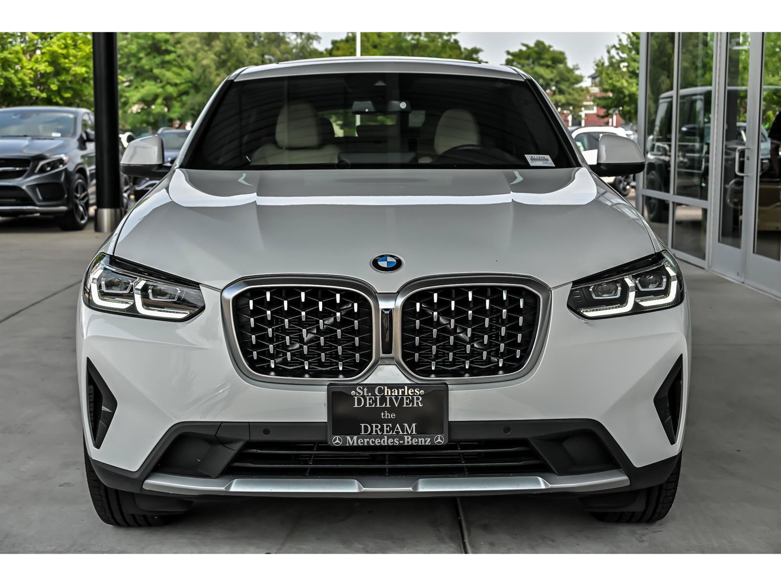 Used 2023 BMW X4 xDrive30i w/ Convenience Package AWD/4WD image 4