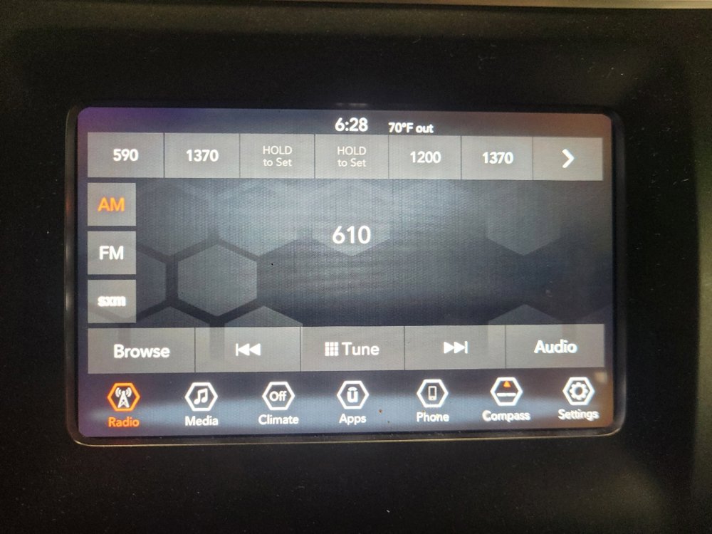 Used 2019 Jeep Cherokee Latitude Plus image 25