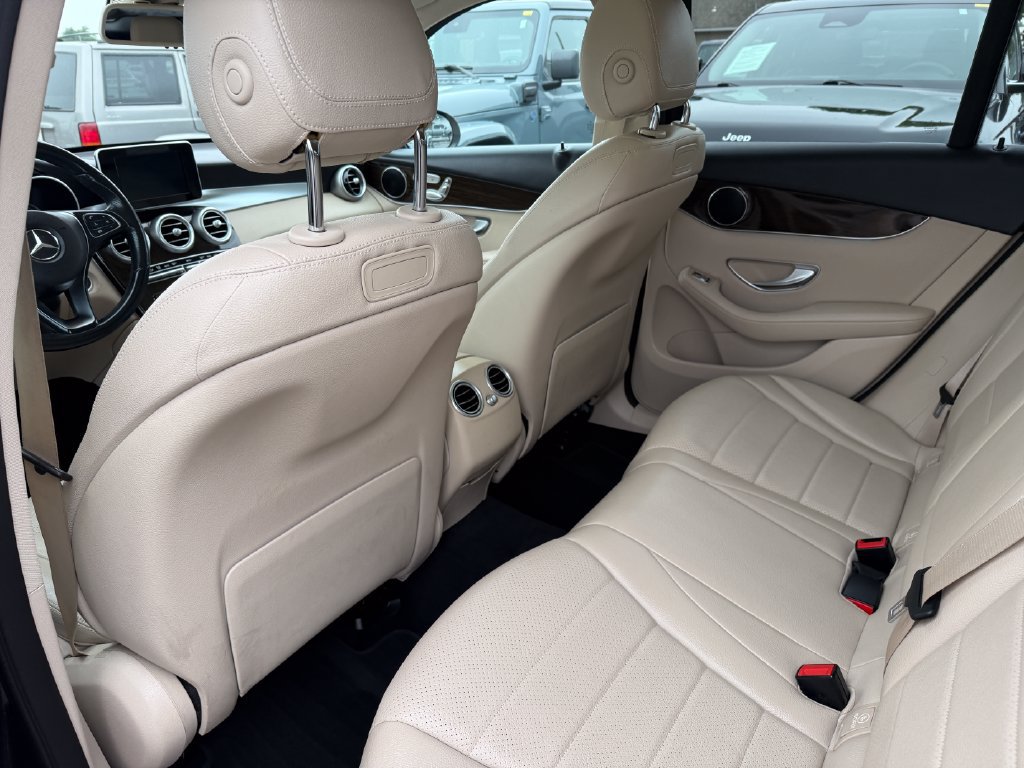Used 2019 Mercedes-Benz GLC 300 image 8