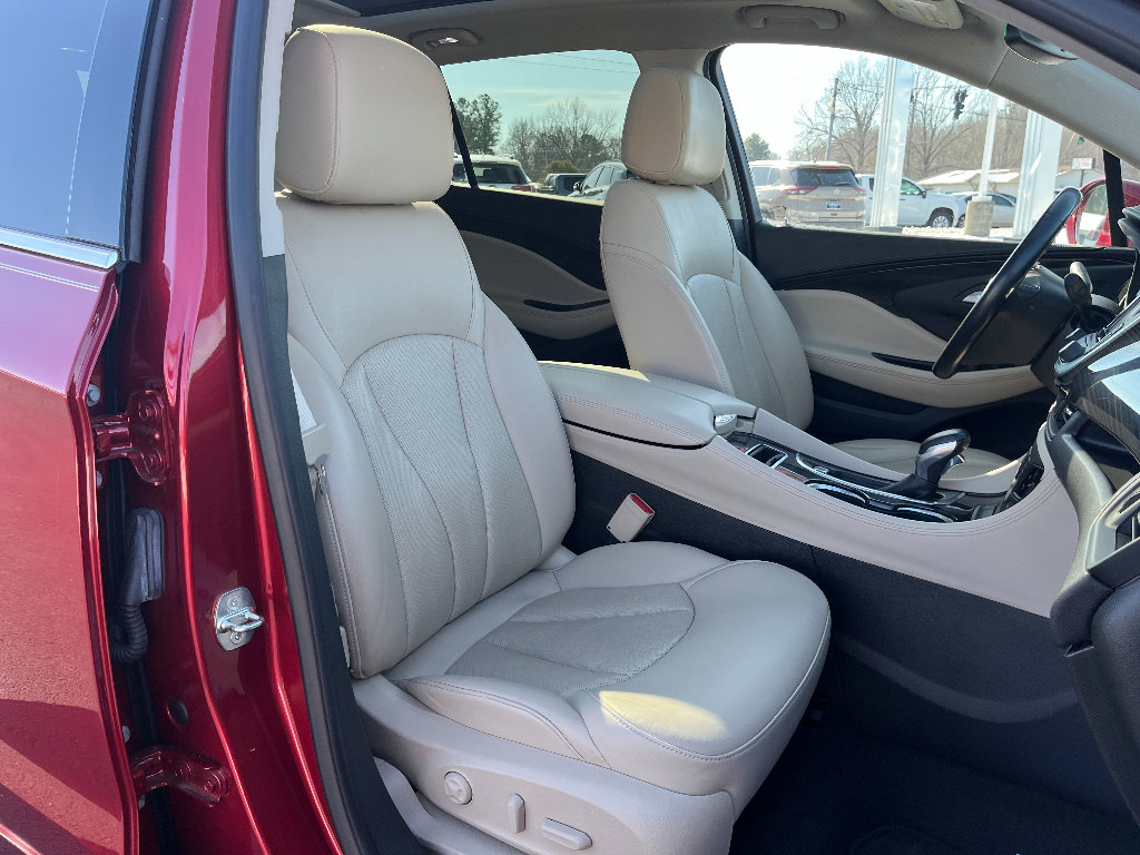 Used 2020 Buick Envision Premium w/ Driver Confidence Package image 17