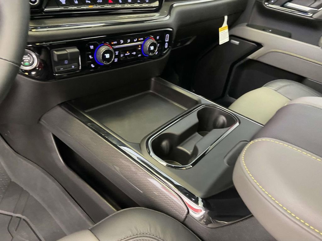 Used 2025 Chevrolet Silverado 2500 ZR2 w/ Technology Package image 28