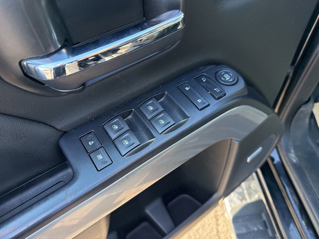 Used 2018 Chevrolet Silverado 1500 LT w/ All Star Edition image 15