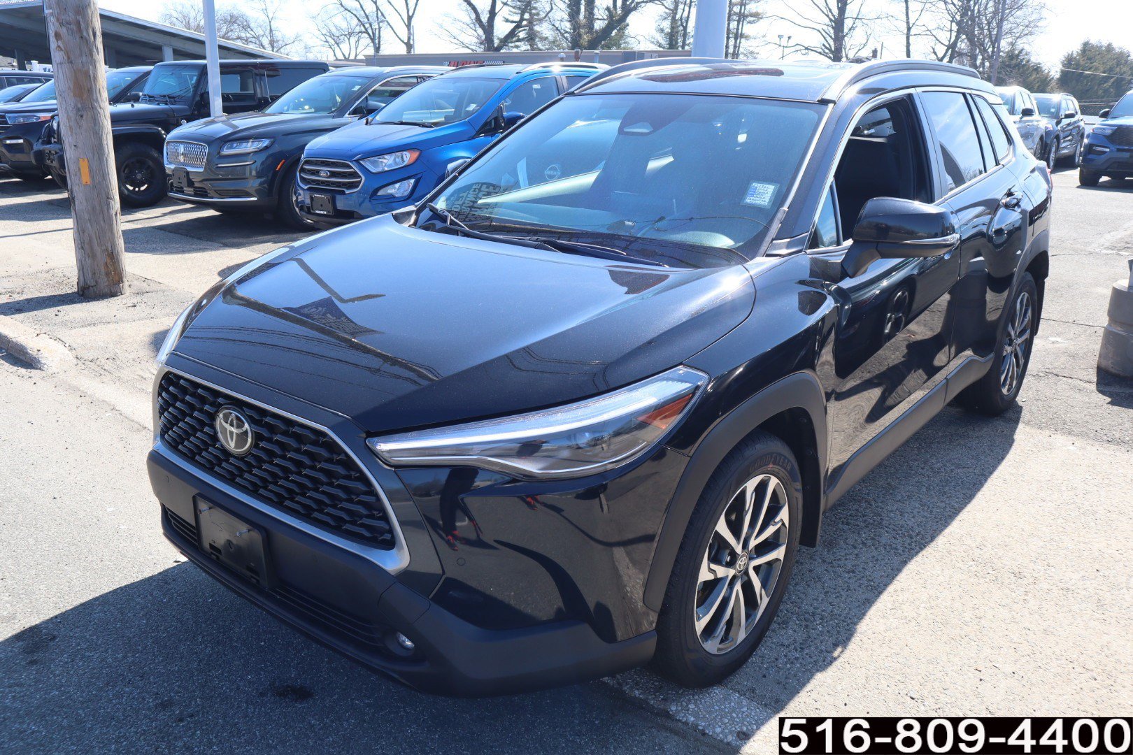 Used 2023 Toyota Corolla Cross XLE w/ Convenience Package image 8