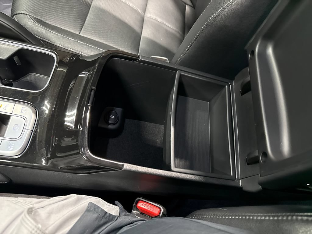 Used 2025 Kia Telluride SX w/ SX Captain's Chair Package AWD/4WD image 25