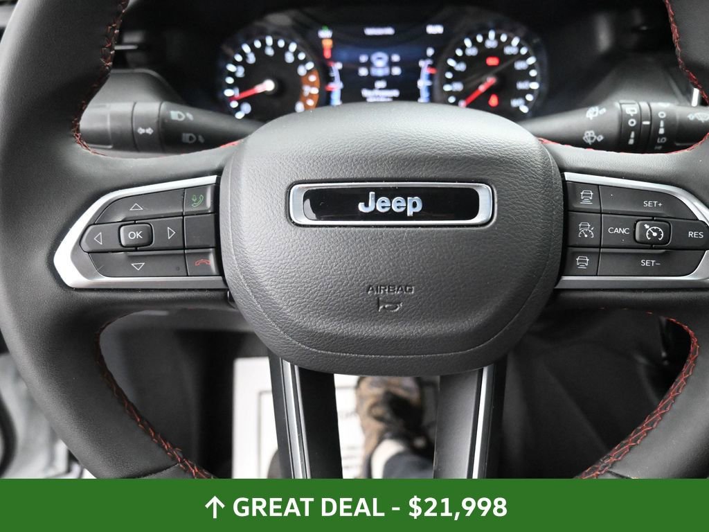 Used 2025 Jeep Compass Trailhawk w/ Trailer Tow Group image 39