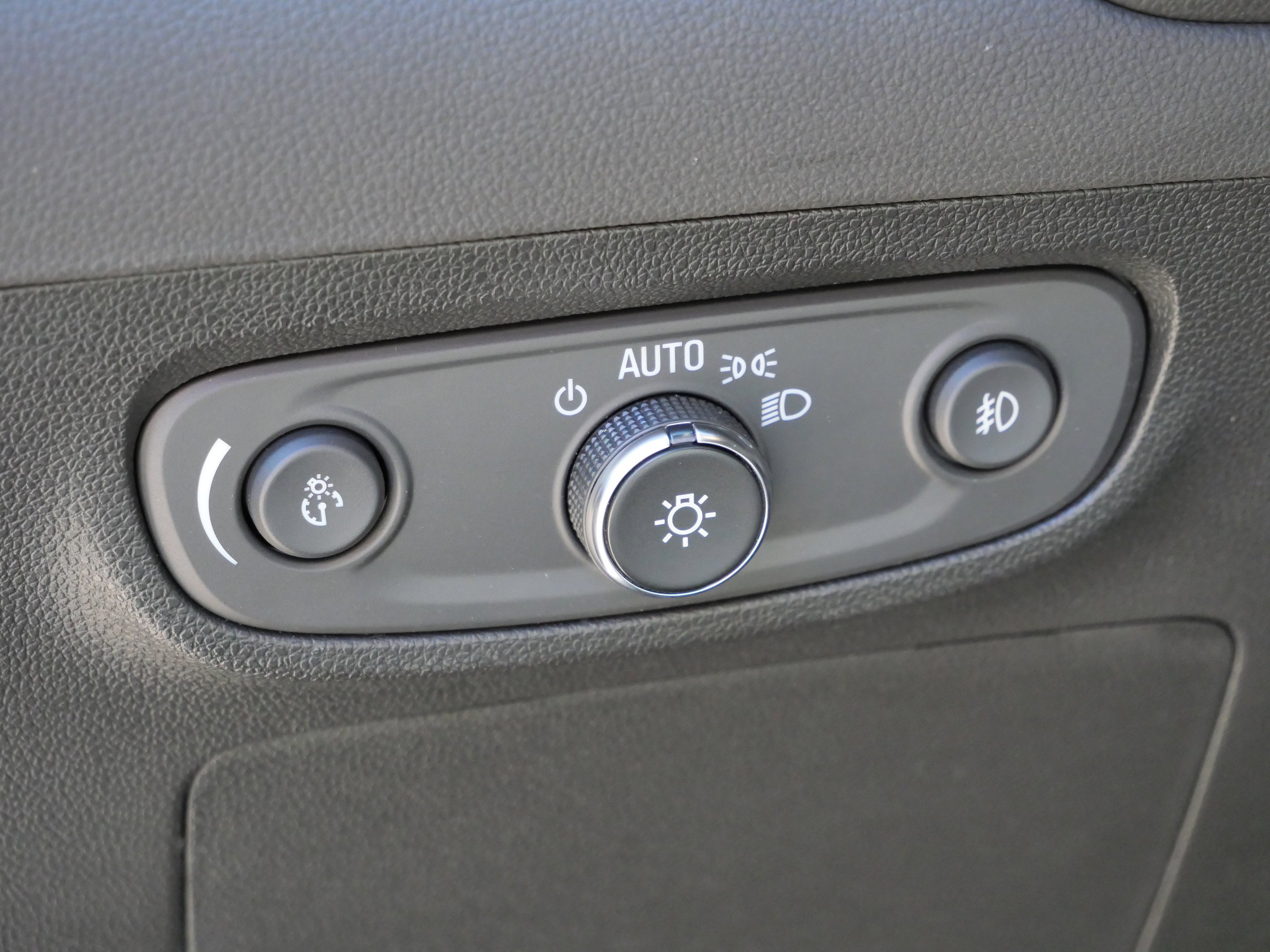 Used 2023 Buick Encore GX Essence w/ Experience Buick Package image 19