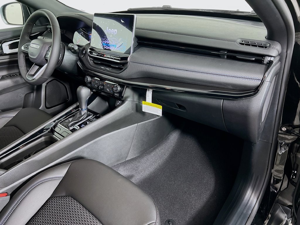 New 2026 Jeep Compass Latitude AWD/4WD image 26