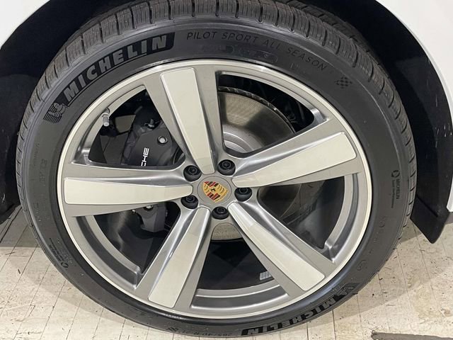 New 2026 Porsche Macan image 14