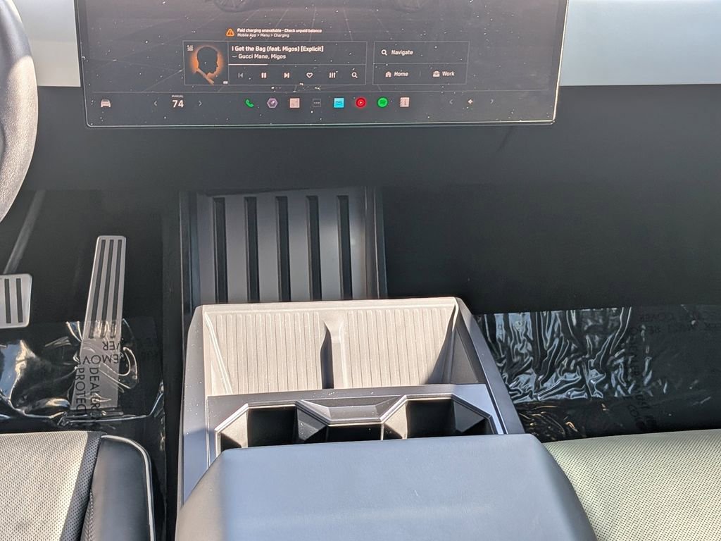 Used 2024 Tesla Cybertruck AWD Crew Cab image 18