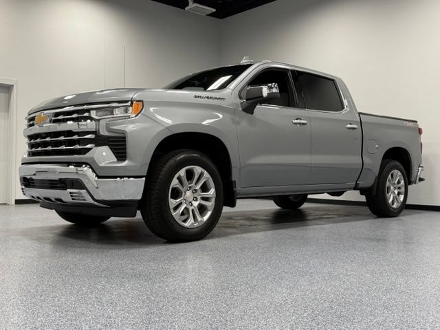 Used 2025 Chevrolet Silverado 1500 LTZ w/ LTZ Premium Package AWD/4WD image 4