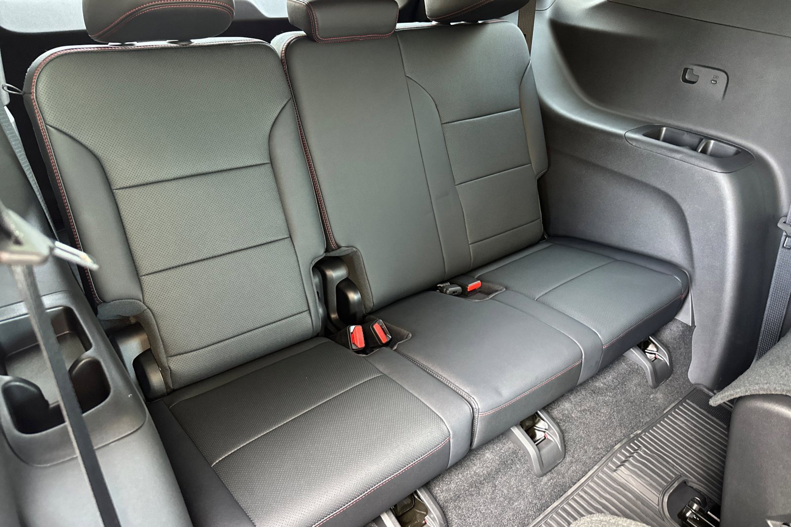 New 2025 Chevrolet Traverse RS w/ LPO, Floor Liner Package image 13