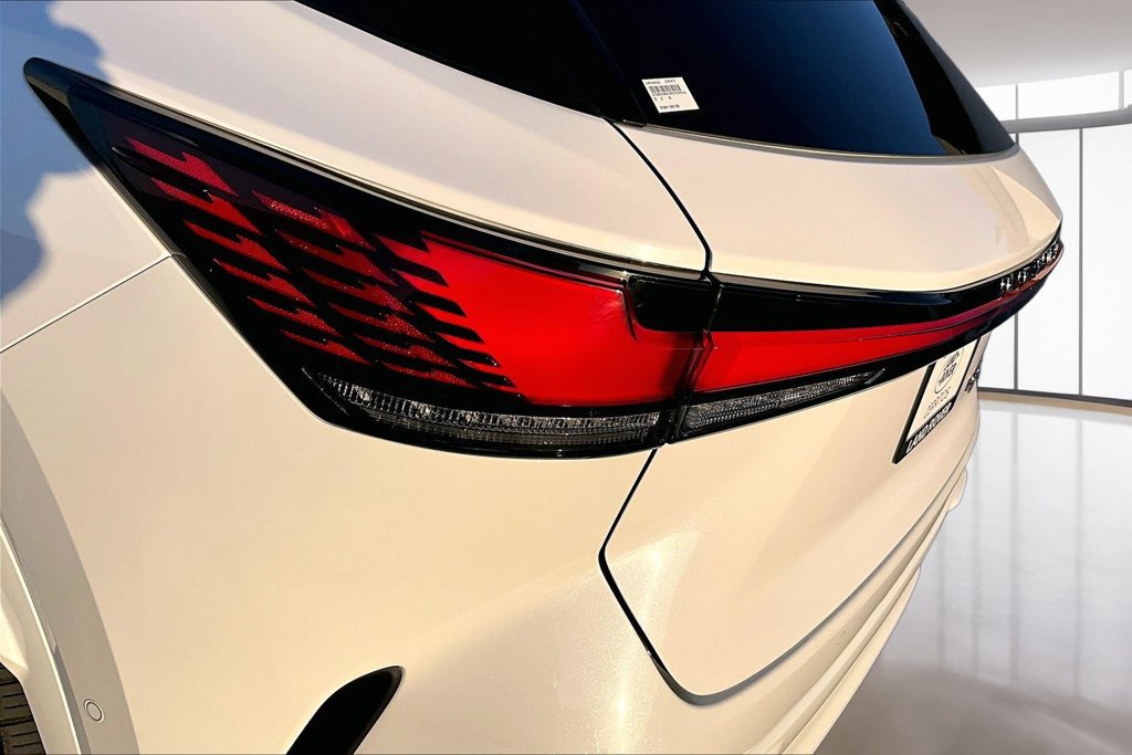 Used 2023 Lexus RX 500h F Sport w/ Cold Area Package AWD/4WD image 21