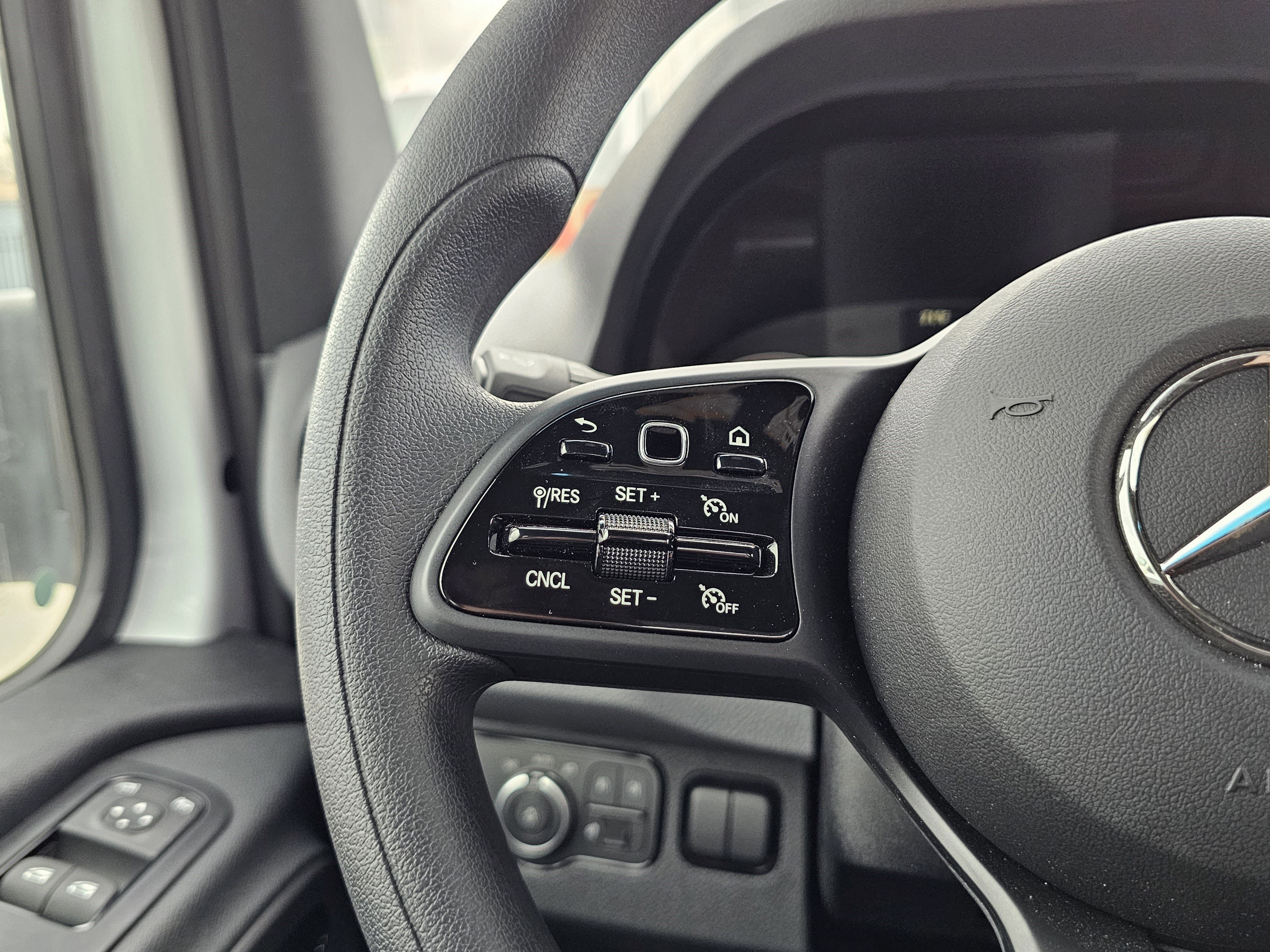 Used 2024 Mercedes-Benz Sprinter 4500 image 24