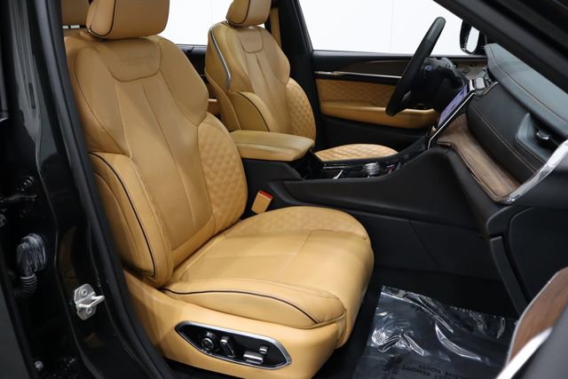 Used 2023 Jeep Grand Cherokee L Summit w/ Advanced Protech Group IV image 22