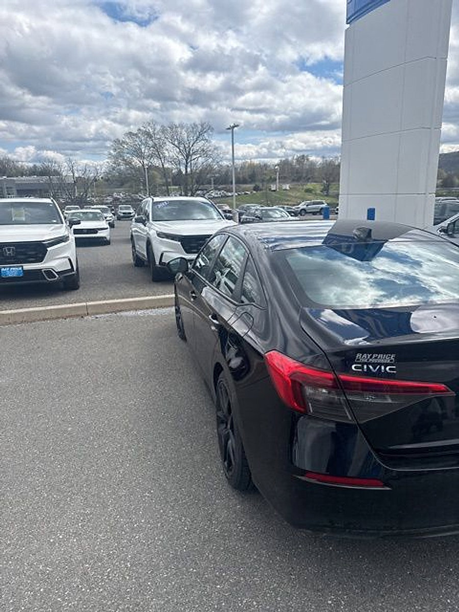 Used 2023 Honda Civic Sport image 13