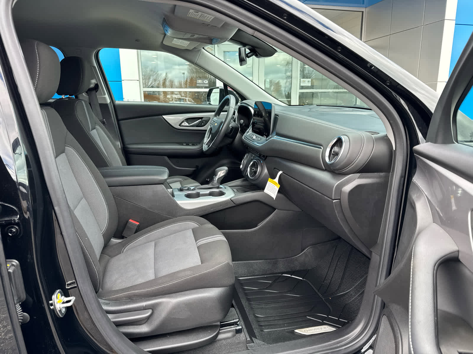 Used 2024 Chevrolet Blazer LT w/ Convenience Package image 4