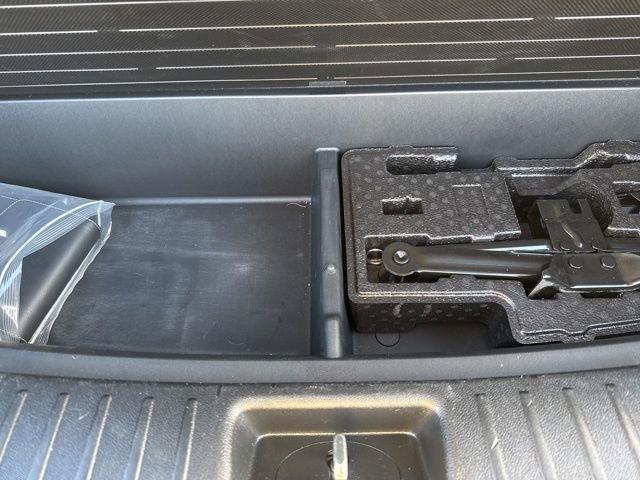 Used 2023 Kia Sorento LX image 43