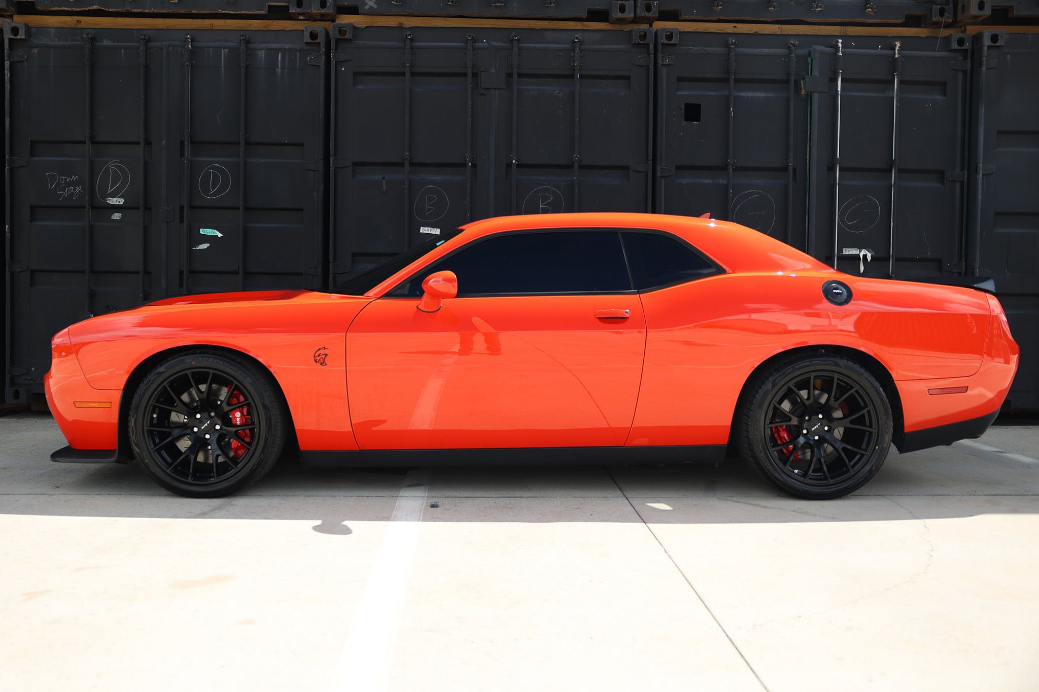 Used 2016 Dodge Challenger SRT Hellcat RWD image 4