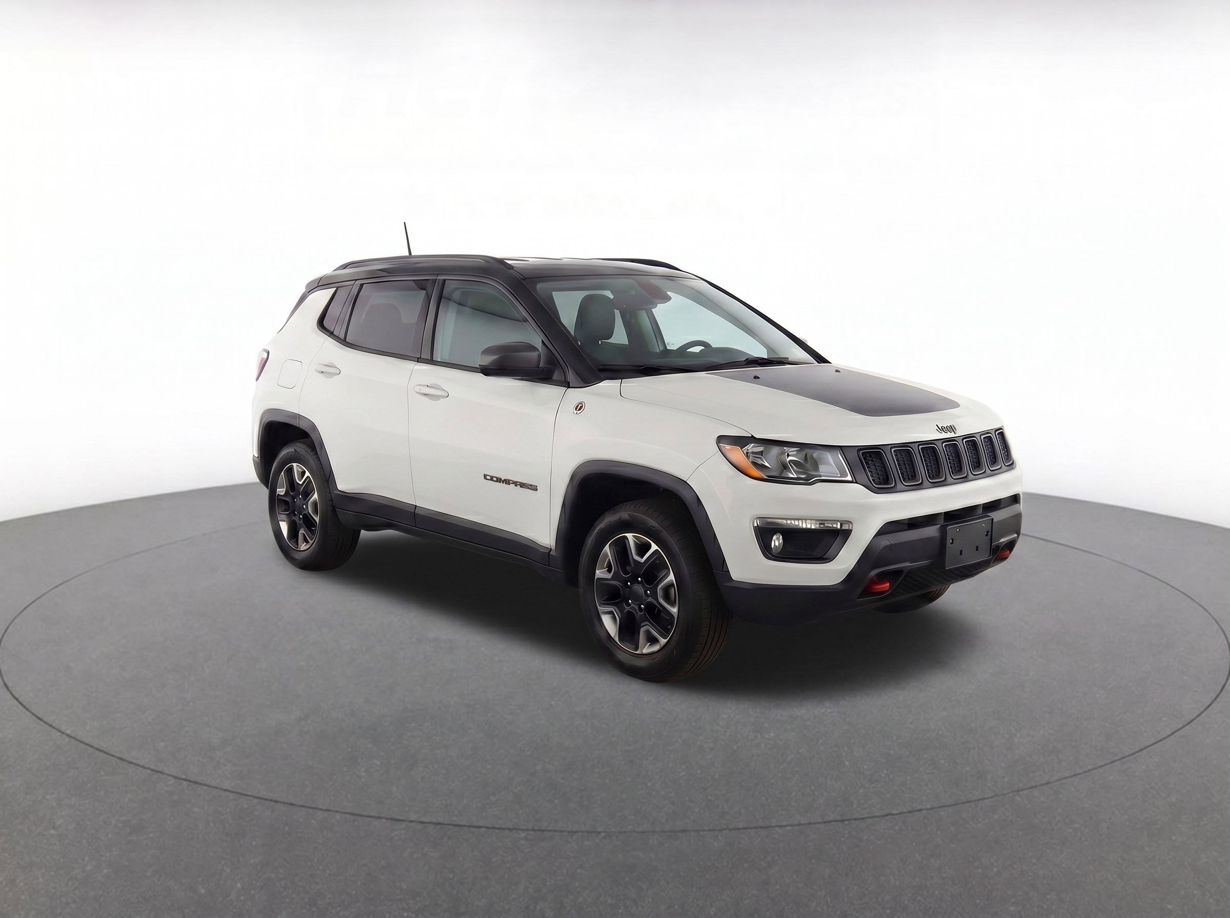 Used 2018 Jeep Compass Trailhawk w/ Leather Interior Group AWD/4WD image 2
