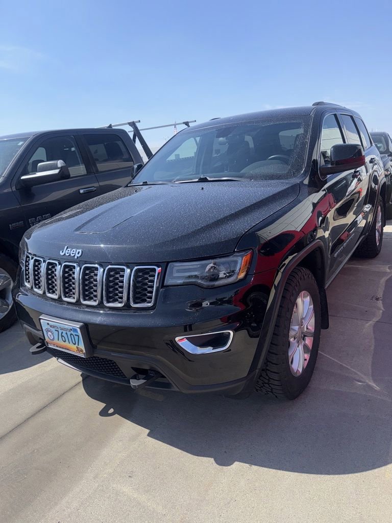 Used 2021 Jeep Grand Cherokee Laredo AWD/4WD image 4