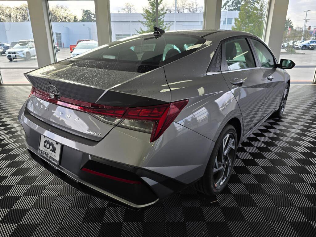 New 2026 Hyundai Elantra Limited FWD image 4