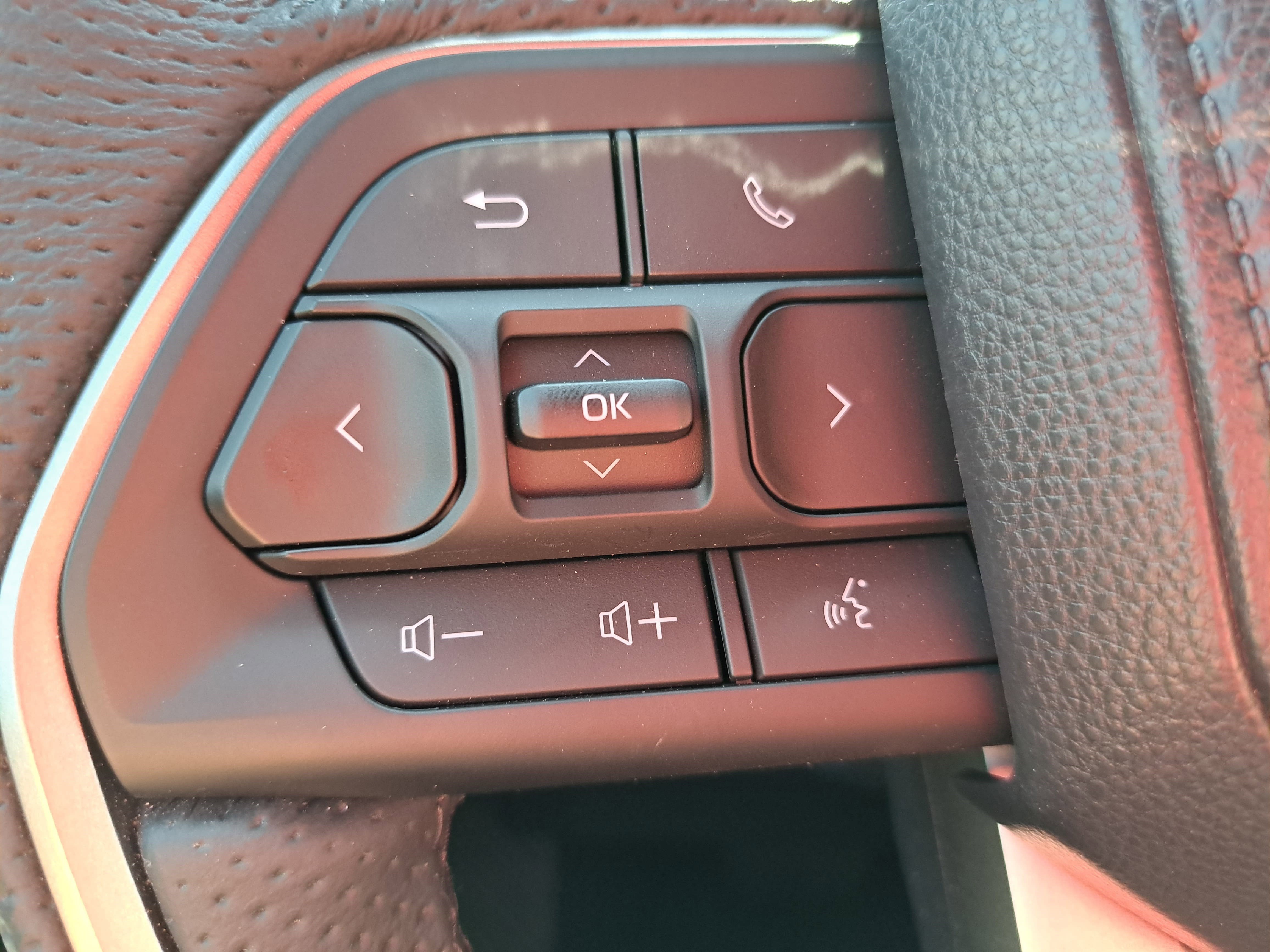 Used 2025 Toyota Tacoma TRD Off-Road AWD/4WD image 16
