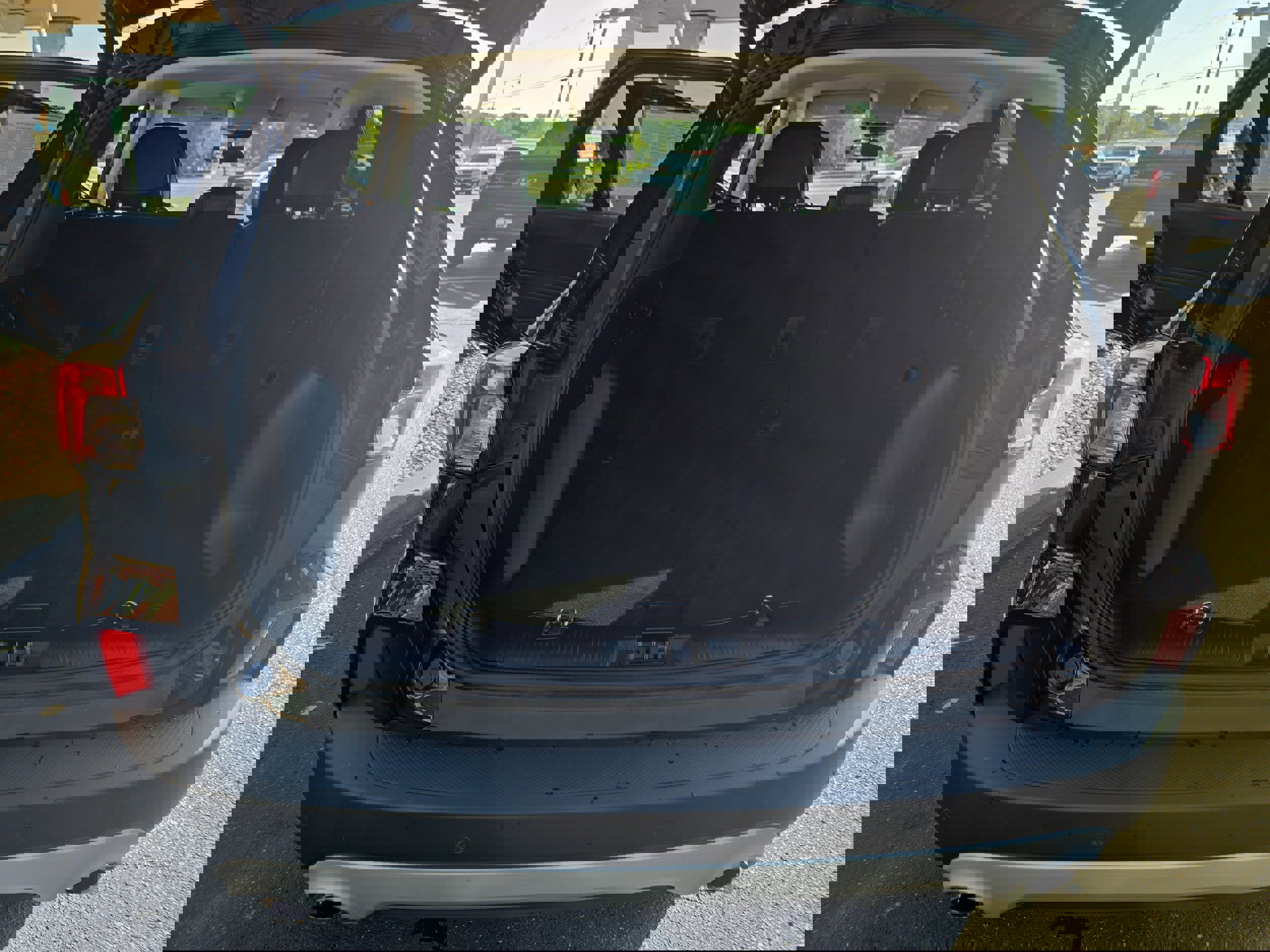 Used 2022 Ford Escape SEL image 18