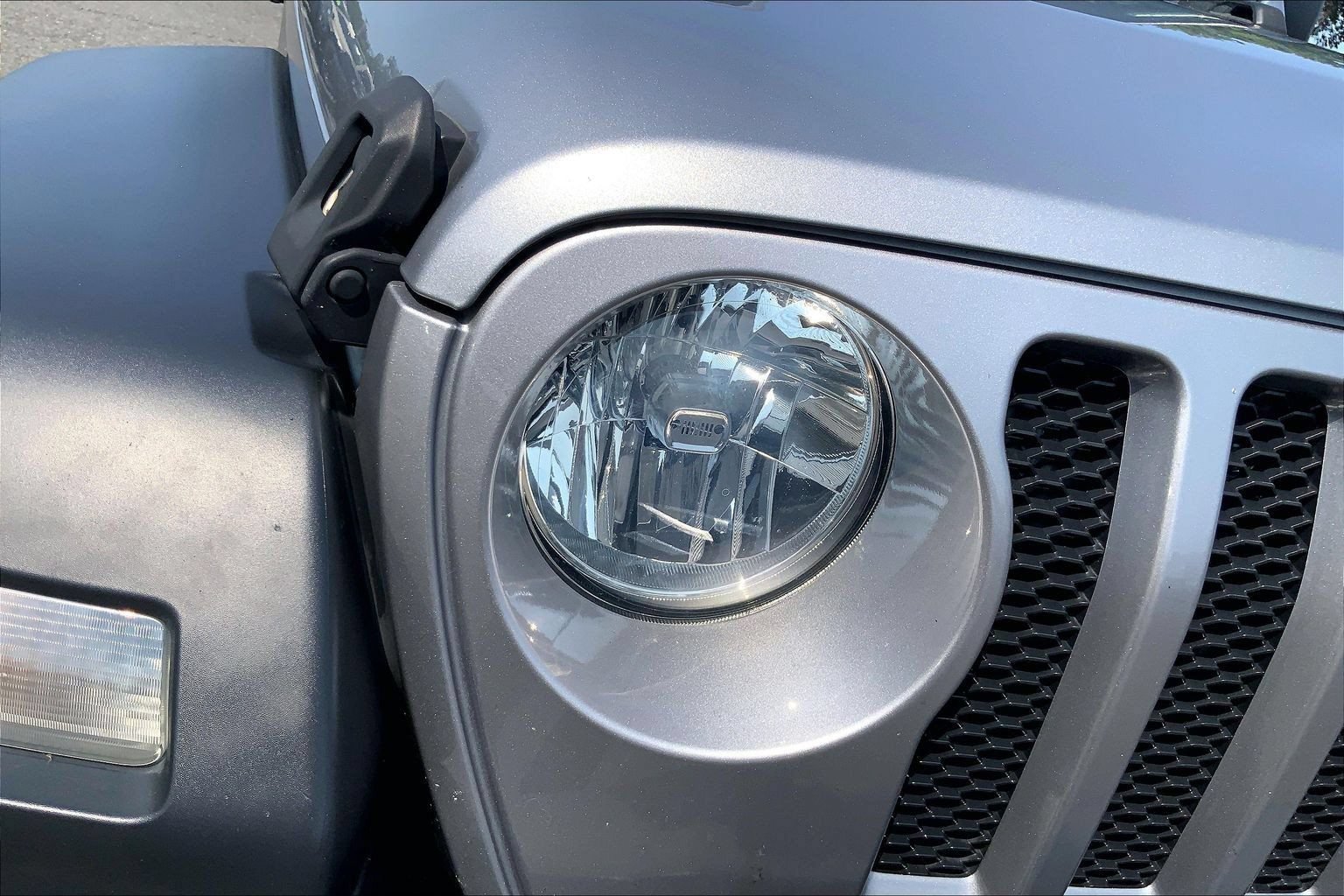 Used 2018 Jeep Wrangler Unlimited Sport S AWD/4WD image 25