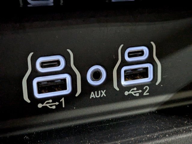 Used 2025 RAM 2500 Laramie AWD/4WD image 22