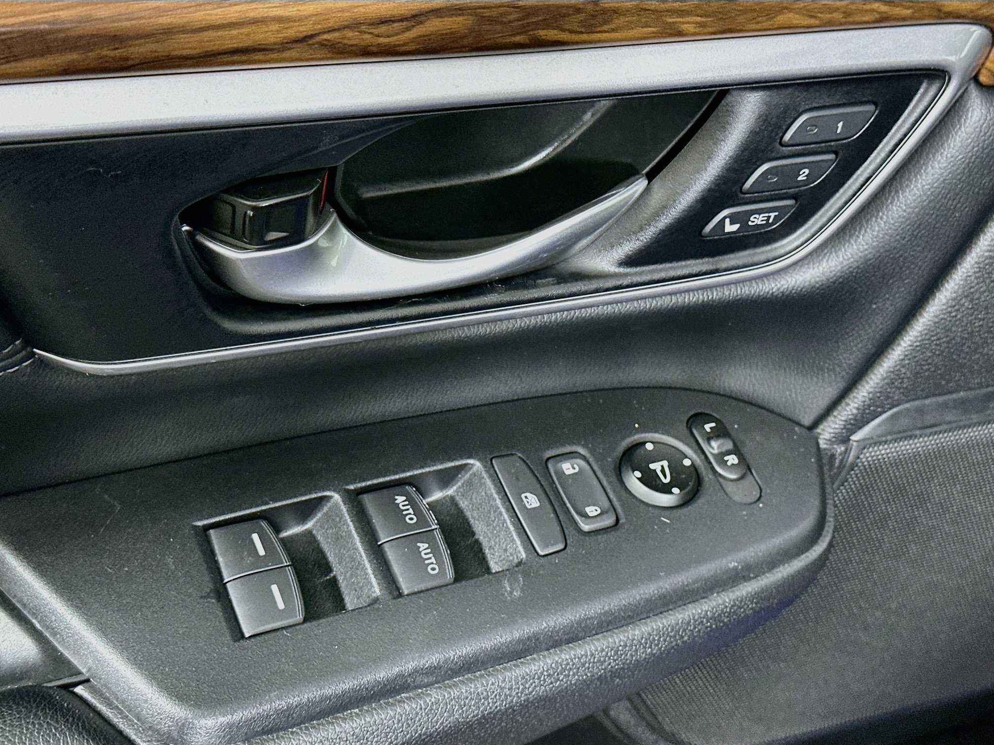 Used 2020 Honda CR-V EX-L image 15