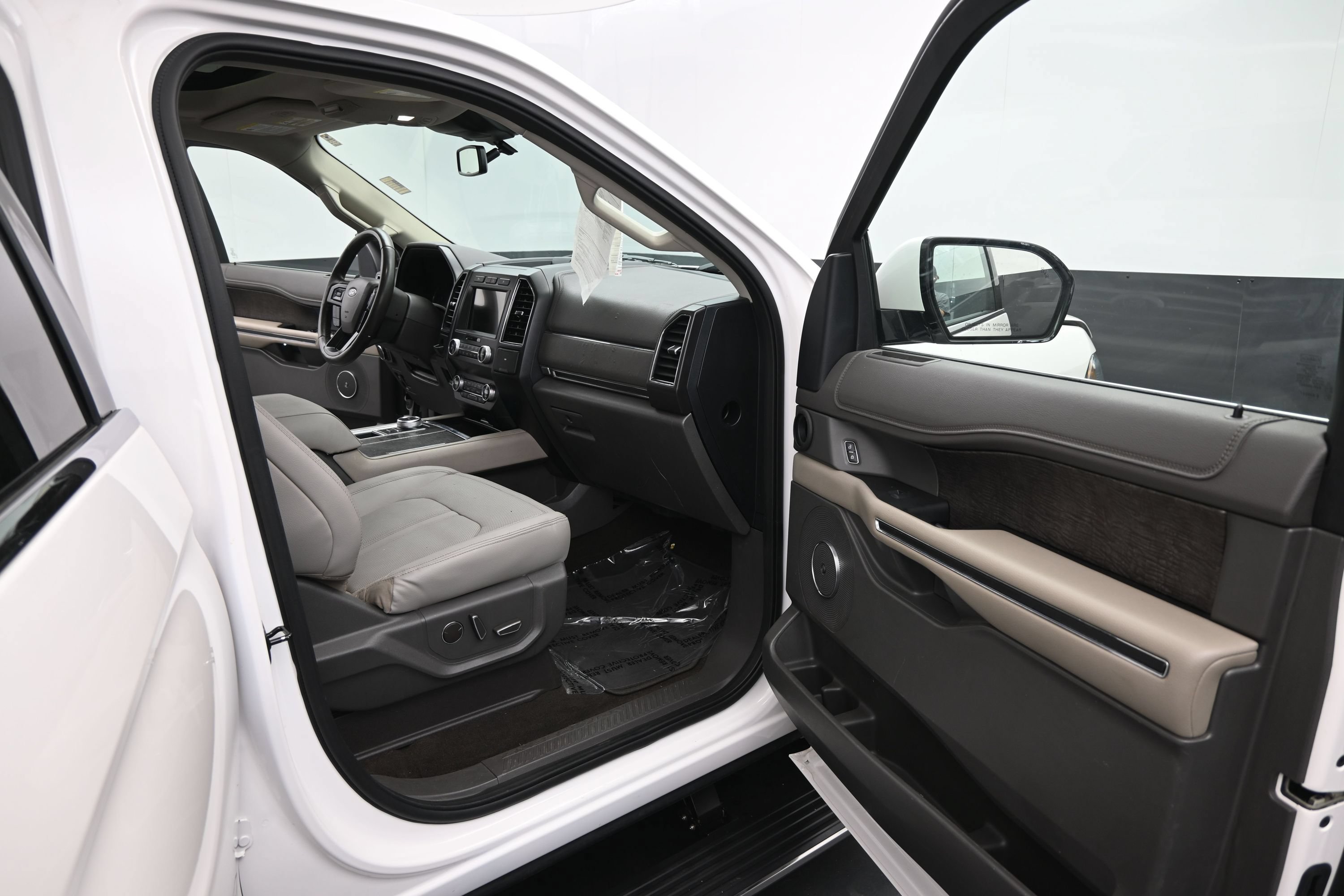 Used 2019 Ford Expedition Limited w/ Equipment Group 301A RWD image 23