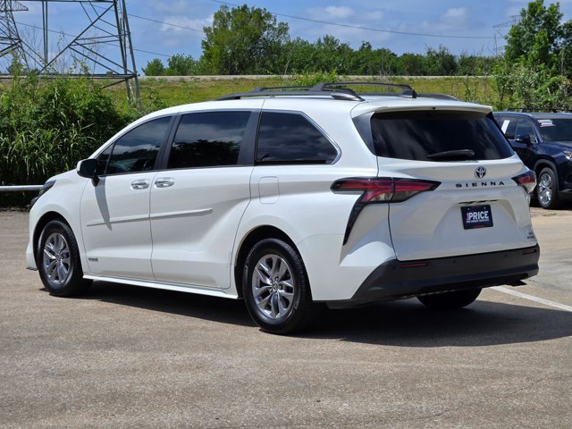 Used 2021 Toyota Sienna XLE FWD image 7