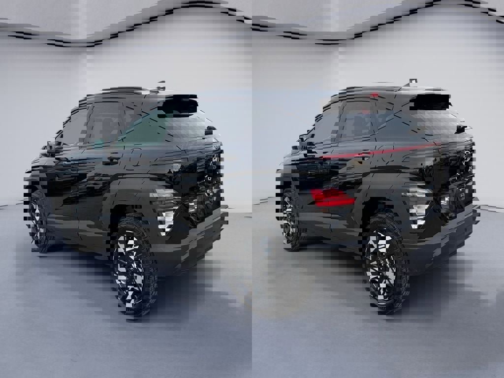 Used 2025 Hyundai Kona SEL image 3