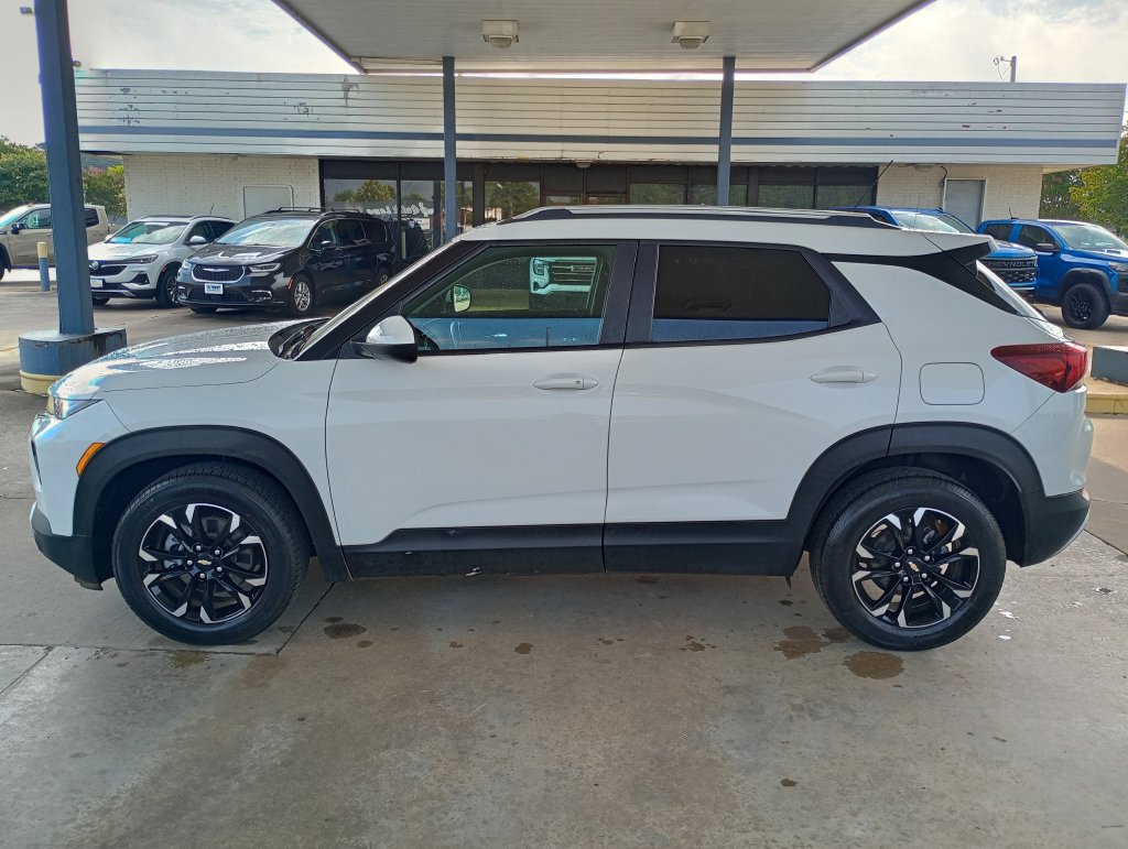 Certified 2023 Chevrolet TrailBlazer LT w/ Convenience Package FWD image 2
