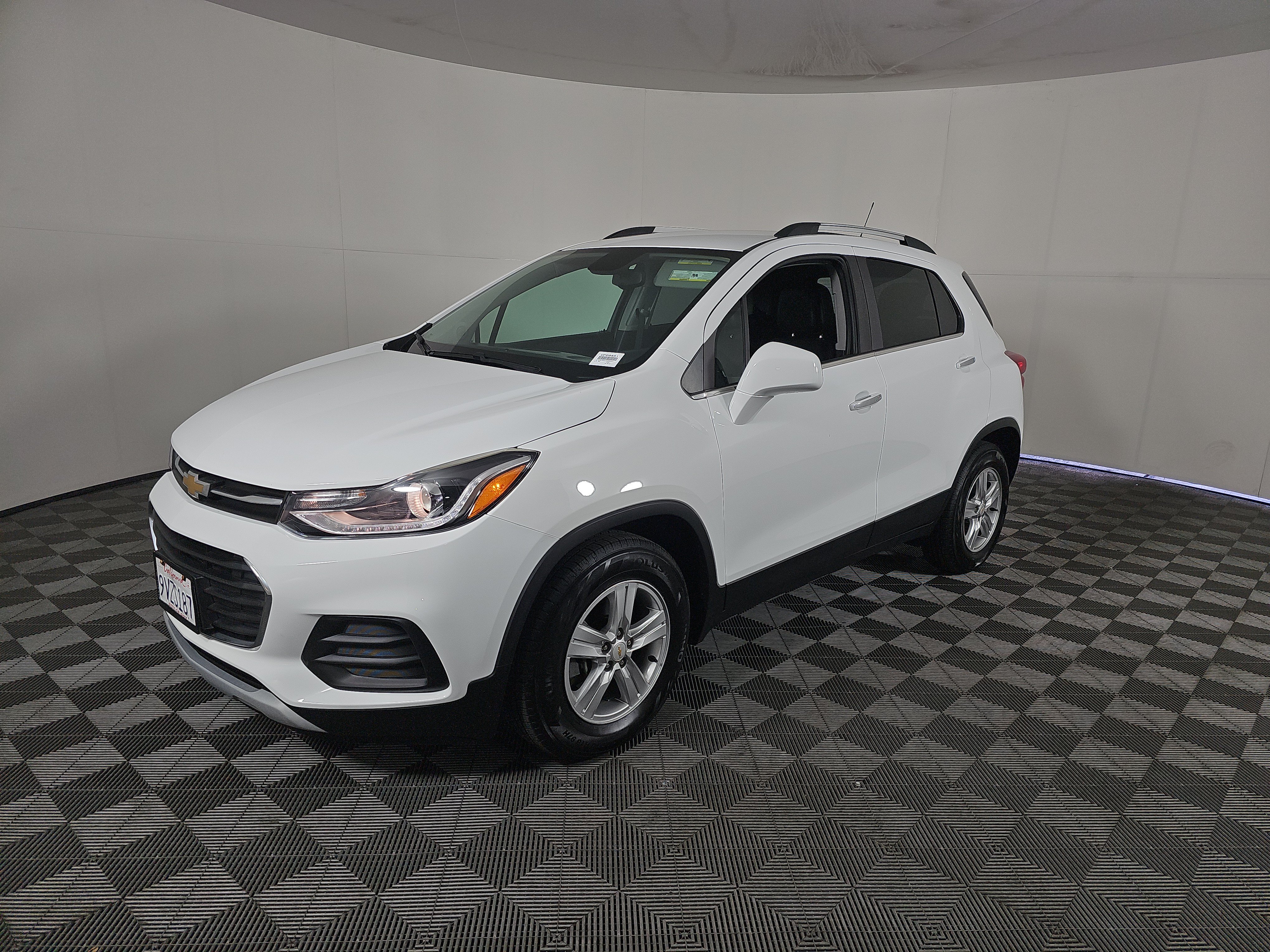 Used 2020 Chevrolet Trax LT w/ LT Convenience Package FWD image 8