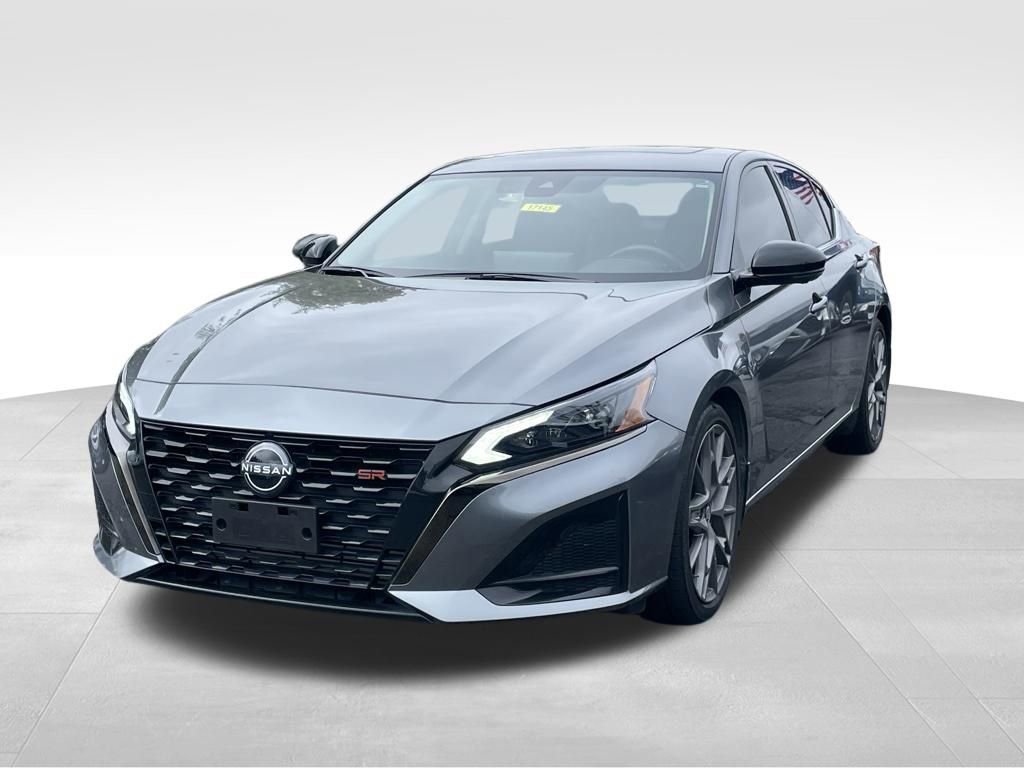 Certified 2023 Nissan Altima 2.0 SR image 2