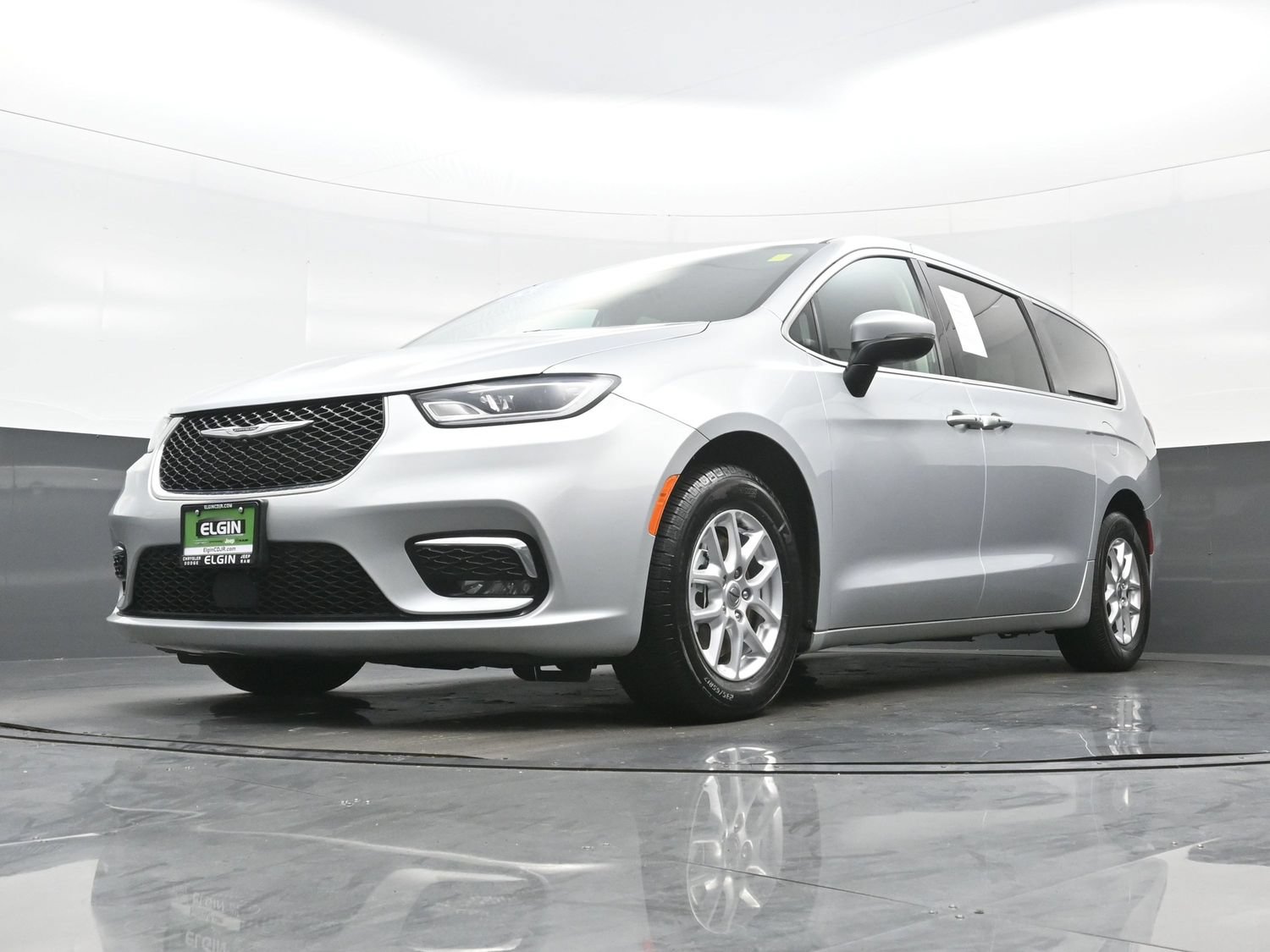 Used 2023 Chrysler Pacifica Touring-L FWD image 30
