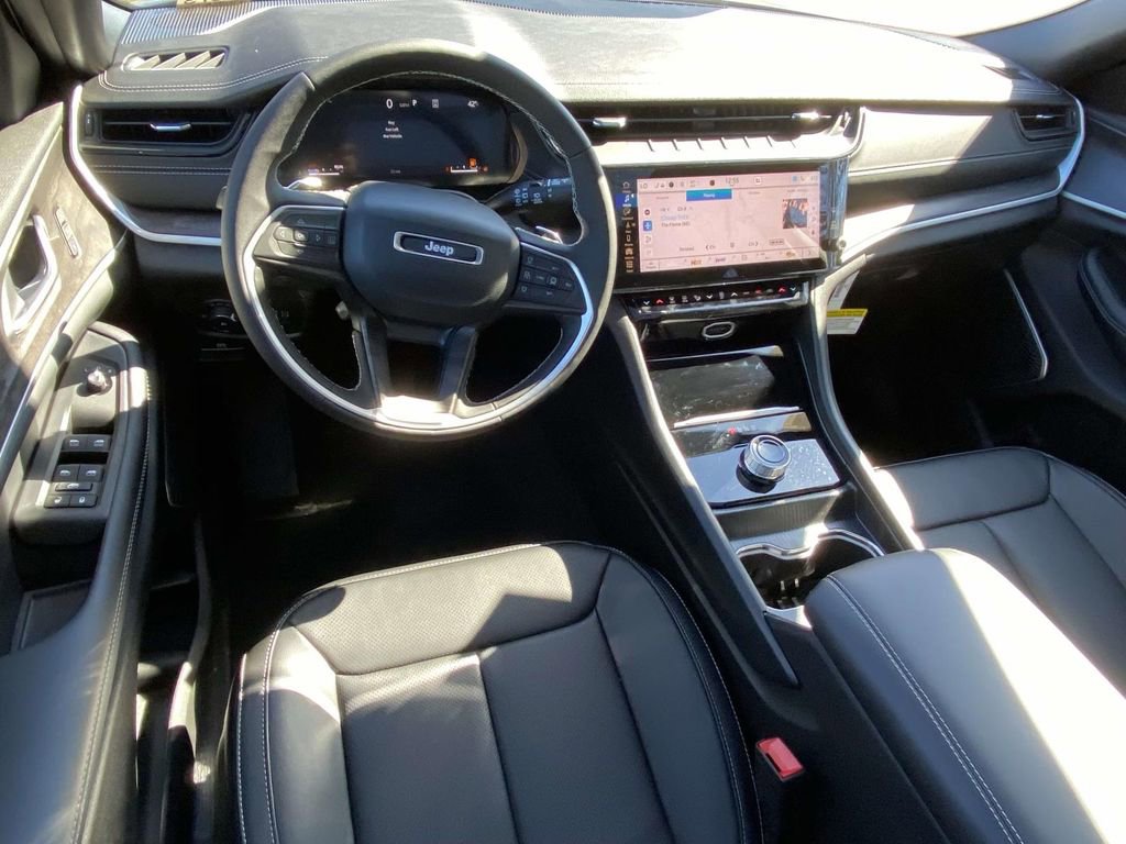 New 2026 Jeep Grand Cherokee Limited w/ Luxury Tech Group II image 36